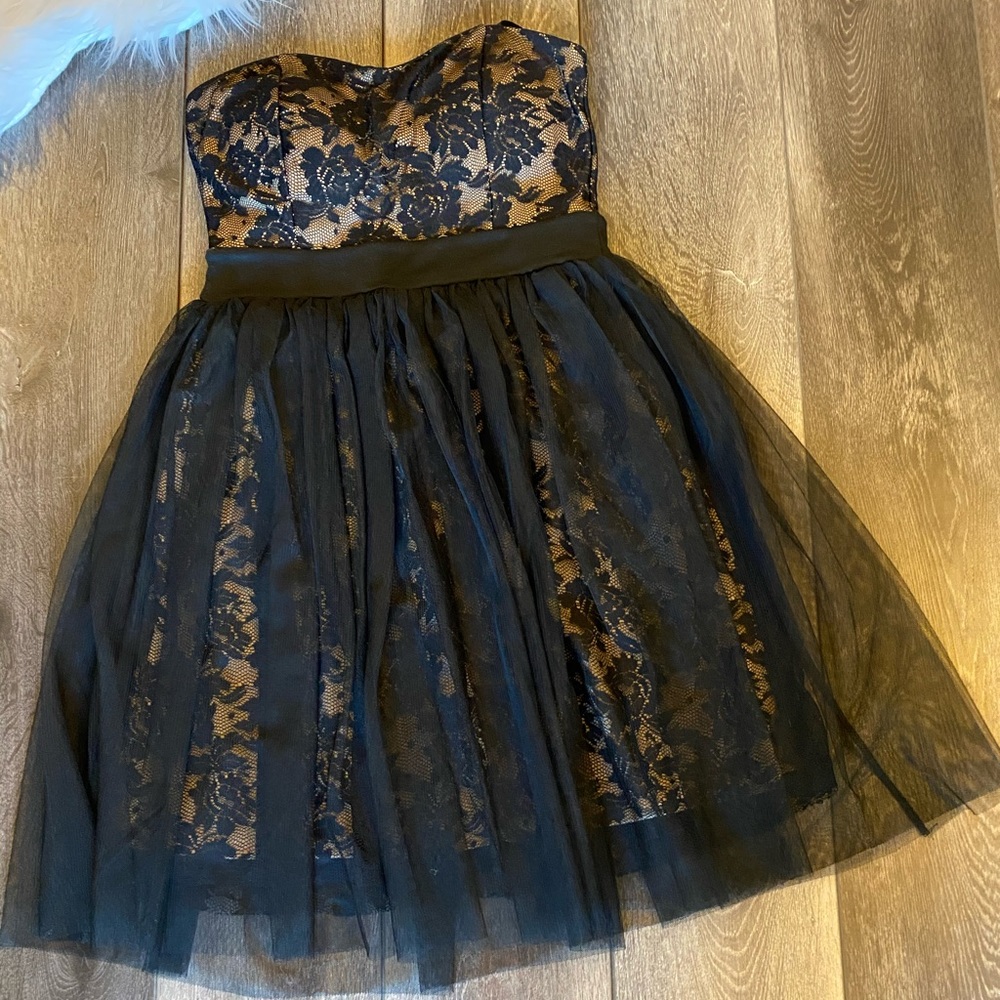 Juniors black and lace strapless dress